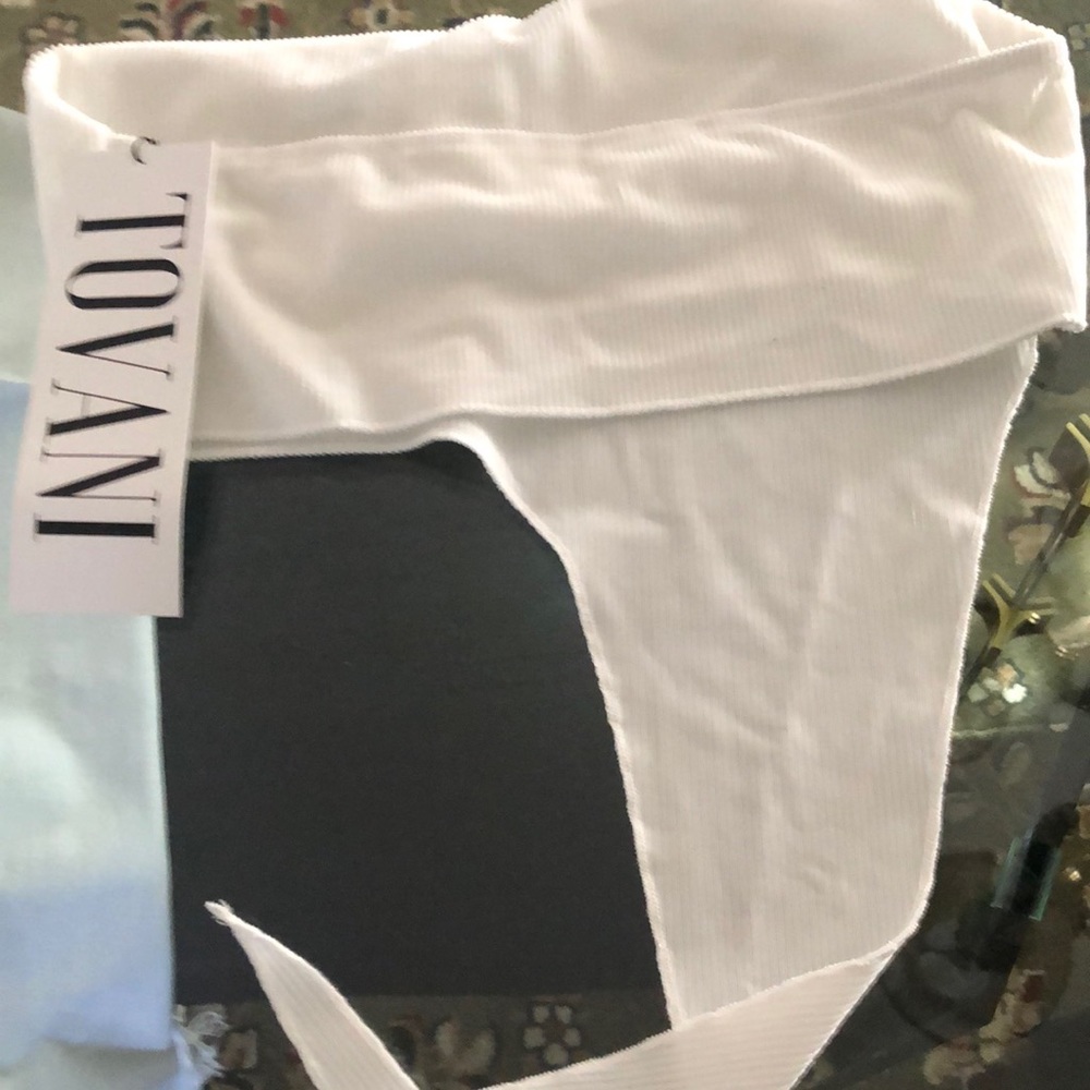 TOVANI white halter top